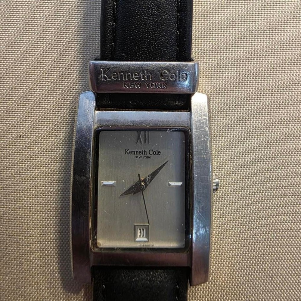 Kenneth Cole New‎ York black leather strap watch
